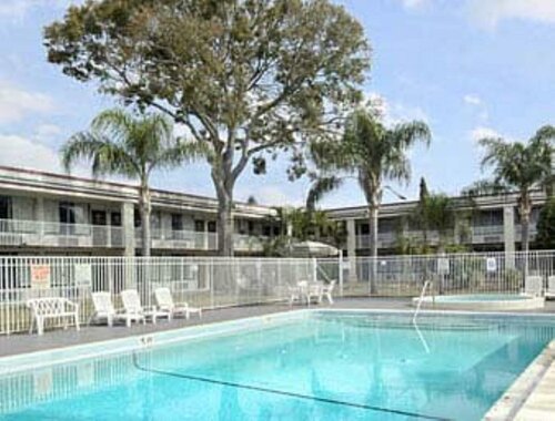 Гостиница Quality Inn Saint Petersburg North-Tampa Bay в Сент-Питерсберге