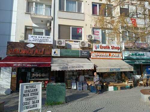 Hammomda etuk er va xotin