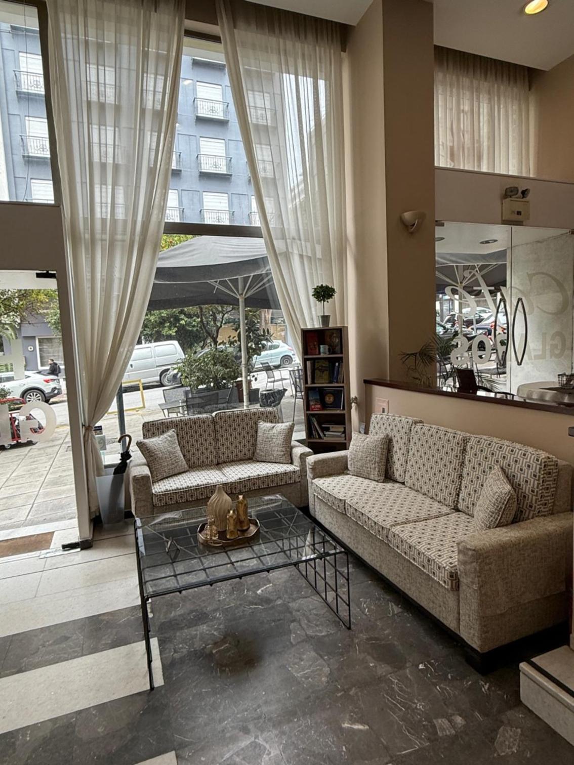 Фото Glaros Hotel