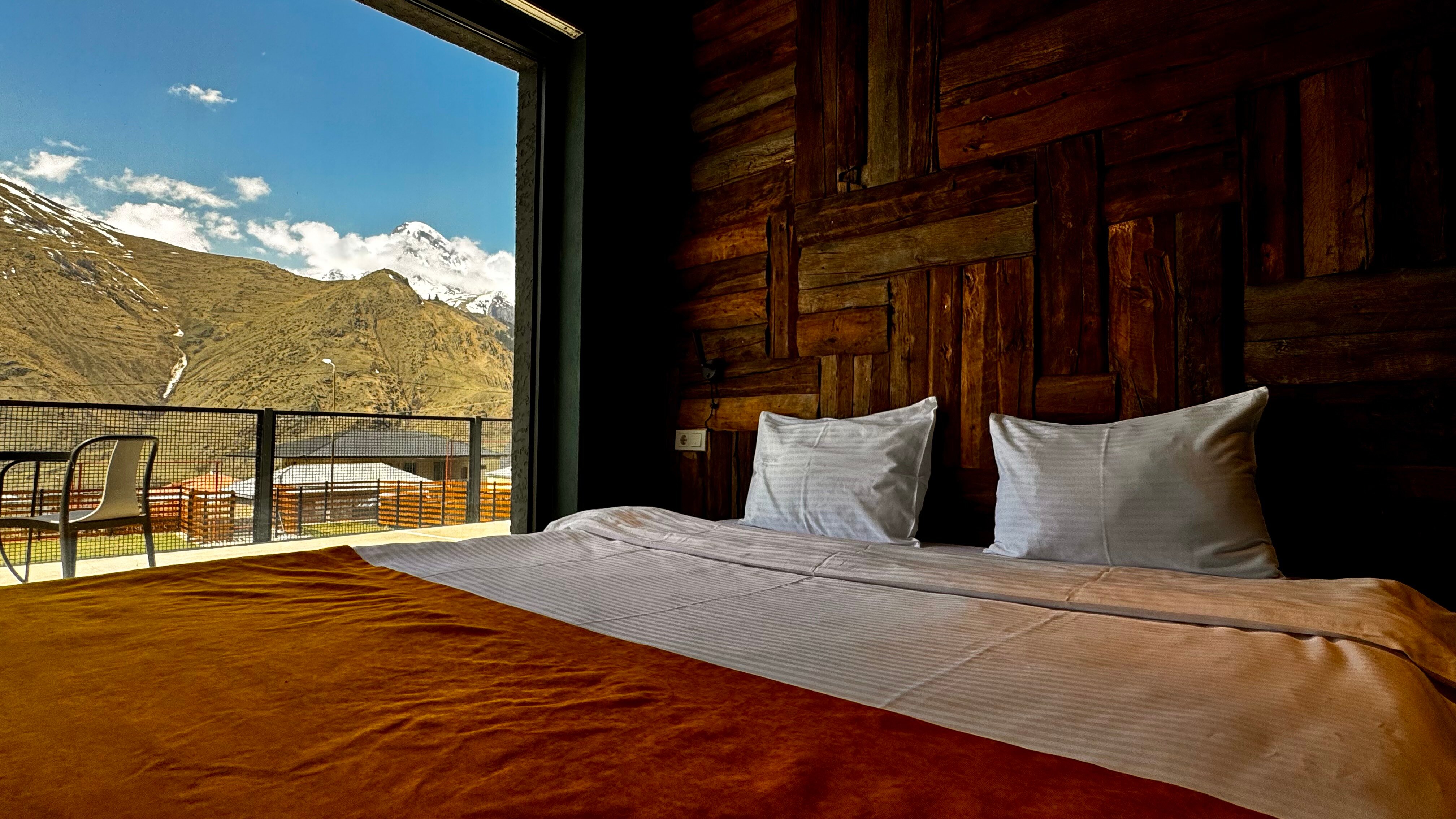 Фото Hotel Misty Mountain