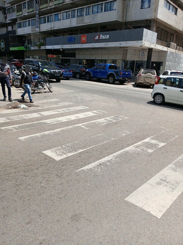 Items for mobile phones Ahua, Loanda, photo