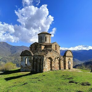Sentin Church (Karachaevskiy District, aul Nizhnyaya Teberda) ، معلم جذب سياحي