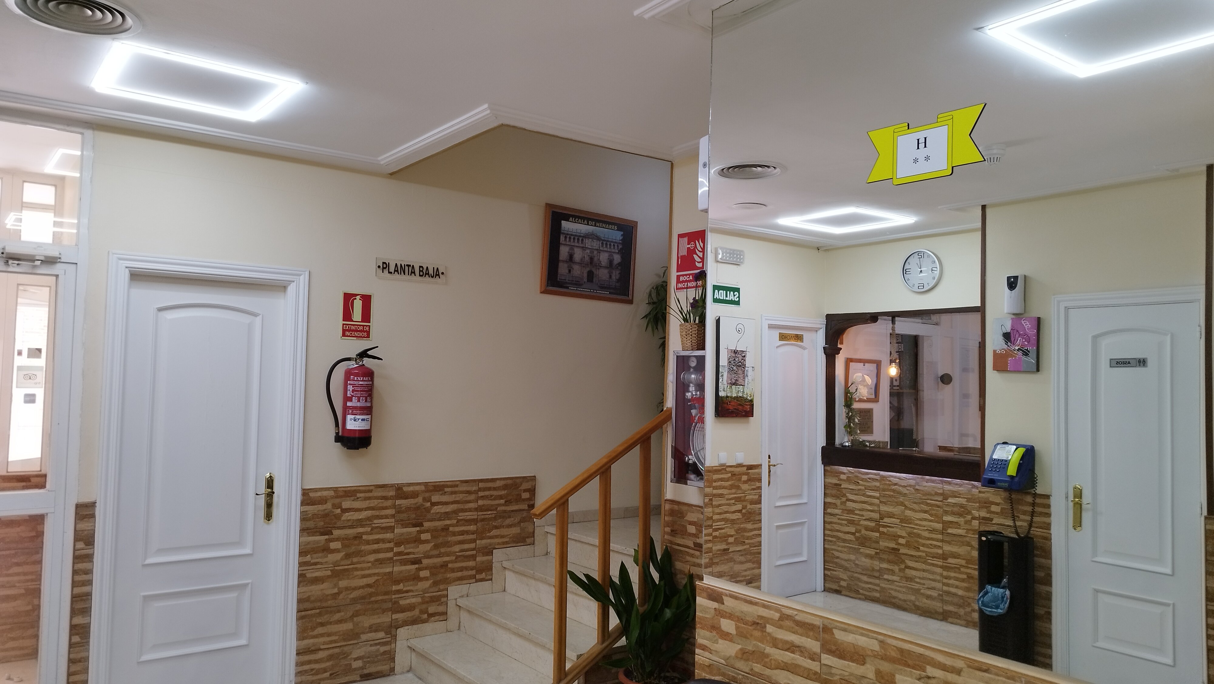 Фото Hostal Cuatro Canos