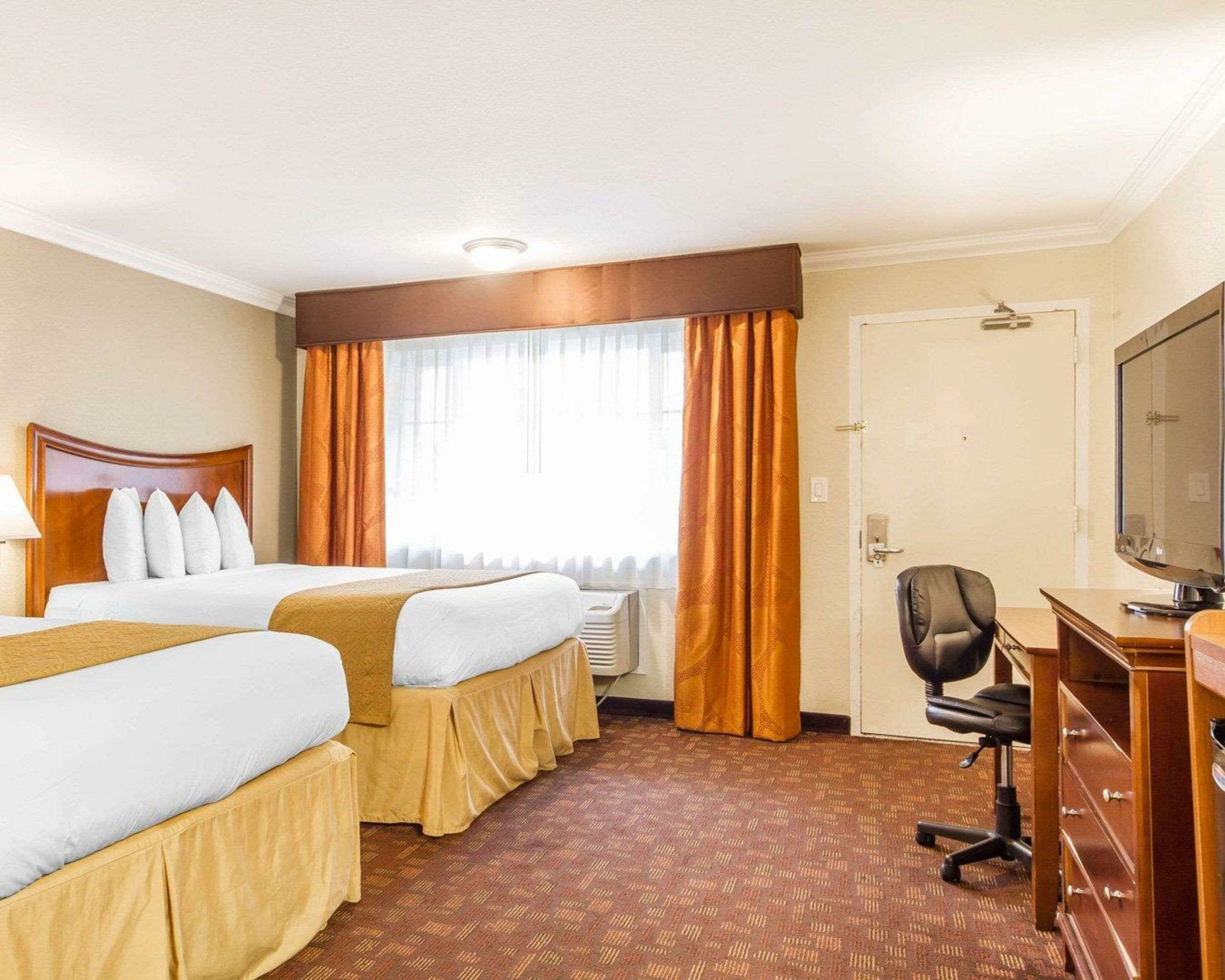 Фото Quality Inn Sacramento Convention Center