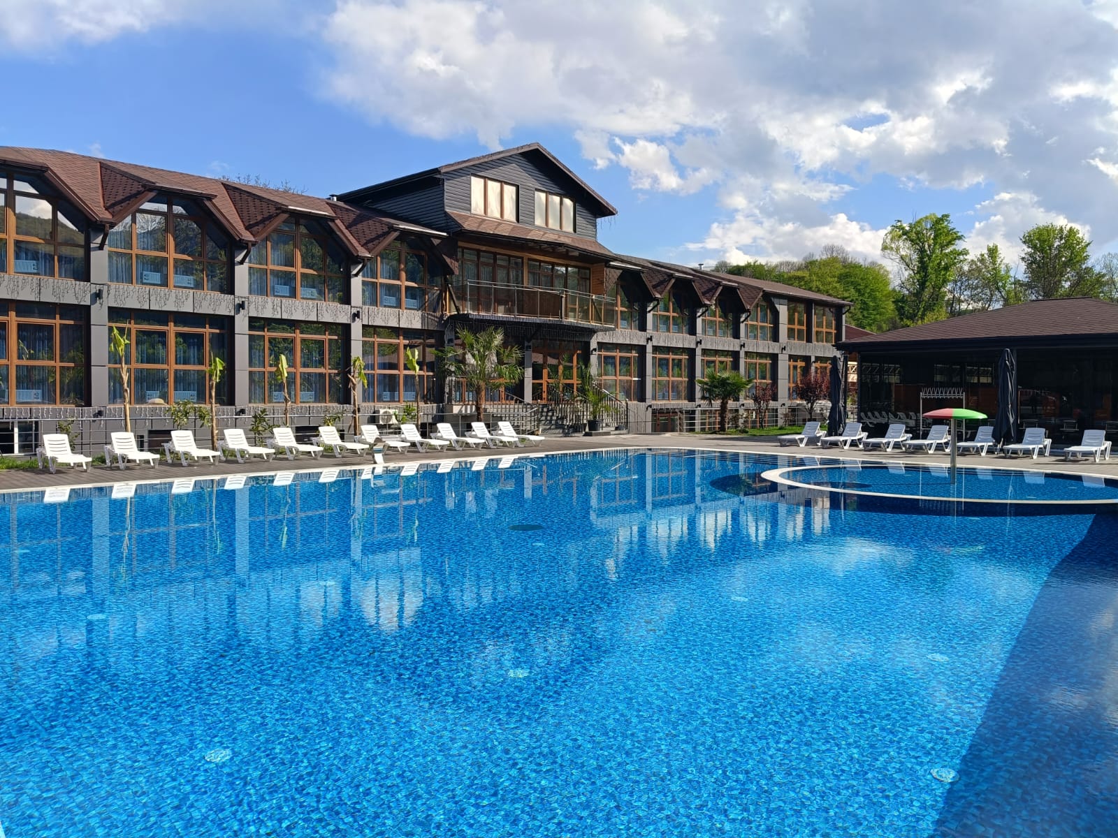 Фото отеля 1