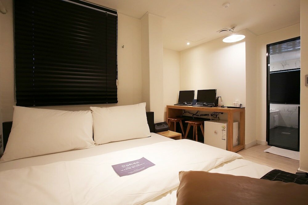 Фото Hotel Millhaus Shinchon