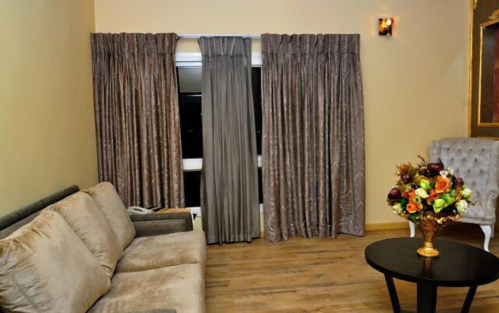 Фото Sandralia Hotel