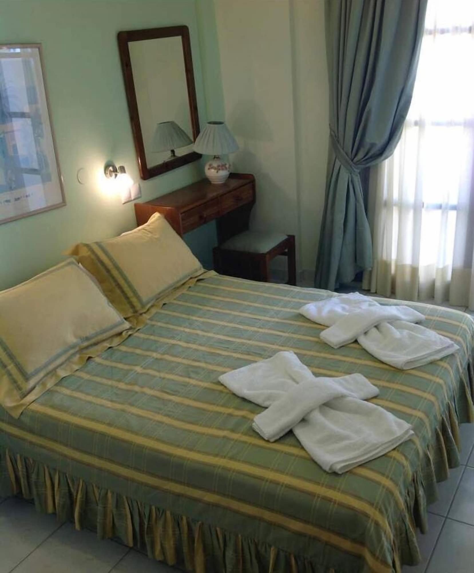 Фото Asterias Studios Apartments