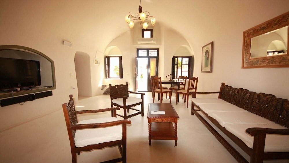 Фото Lava Suites and Lounge