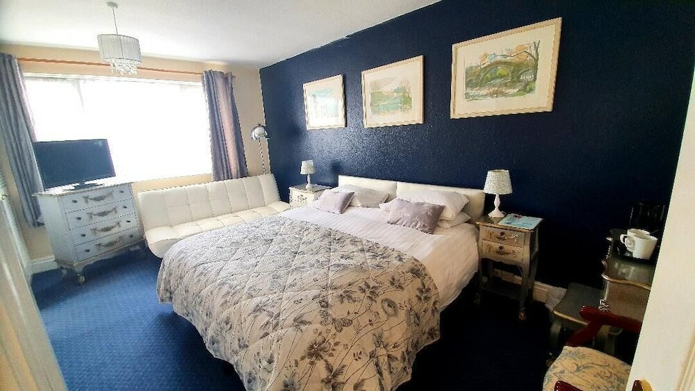 Фото Rivelyn Hotel