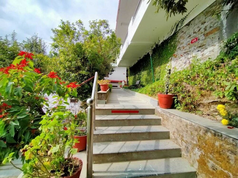 Фото Blue Pine Resort