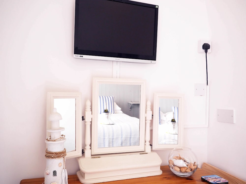 Фото The New England