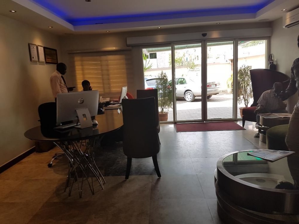 Фото Отель Check Inn Abuja