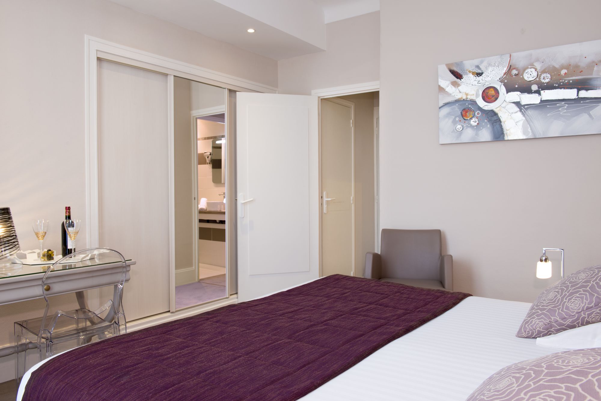 Фото Hotel Les Nations The Originals Boutique Vichy