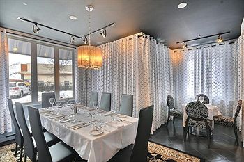 Фото Ramada Plaza by Wyndham Gatineau/Manoir du Casino