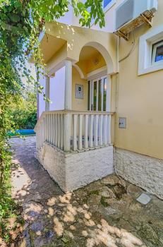 Фото Comfort Pool Apartments