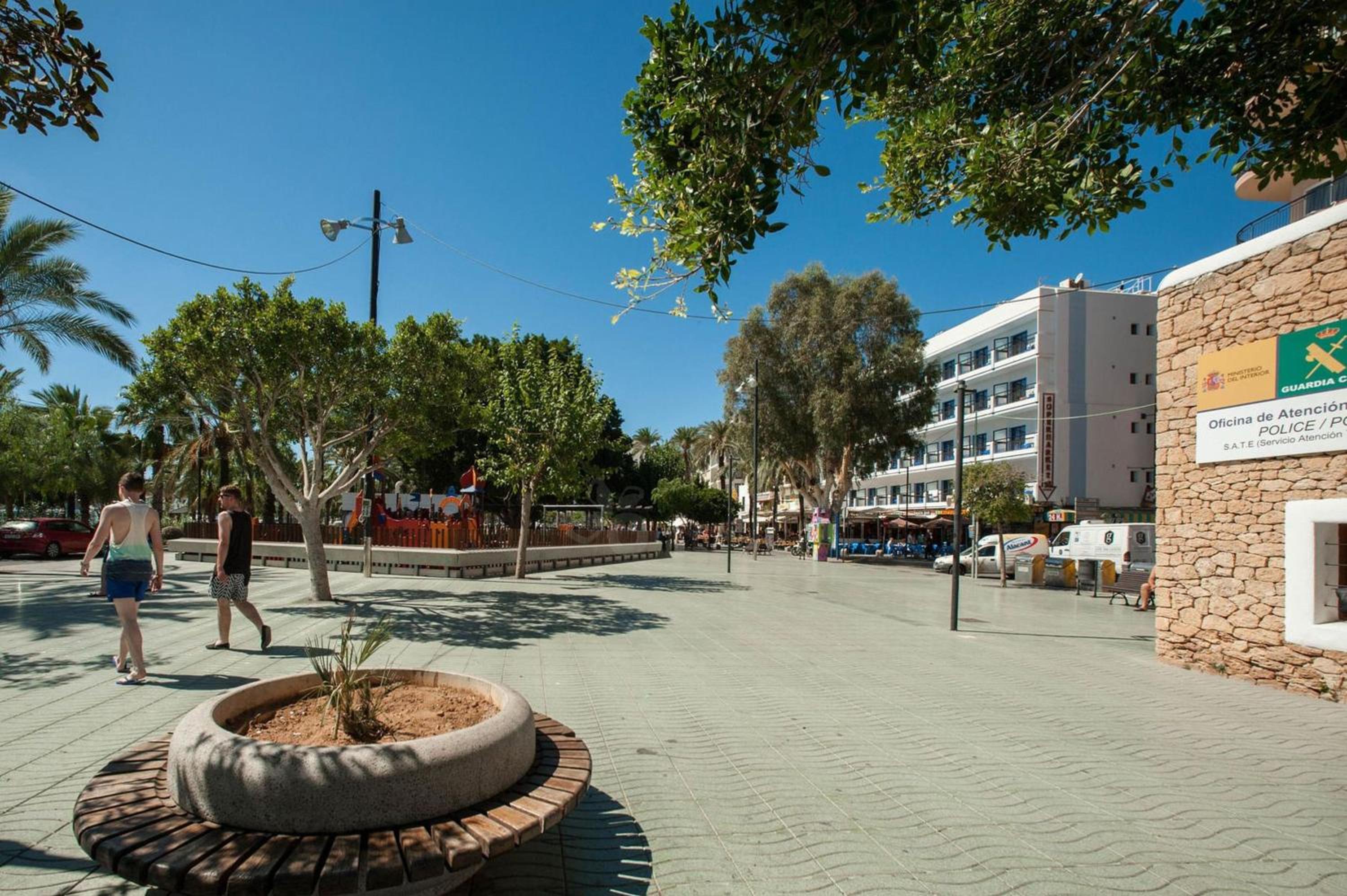 Фото The Blue Apartments by Ibiza Feeling