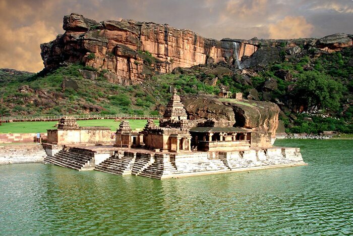Landmark, attraction Badami Cave Temples, Karnataka, photo