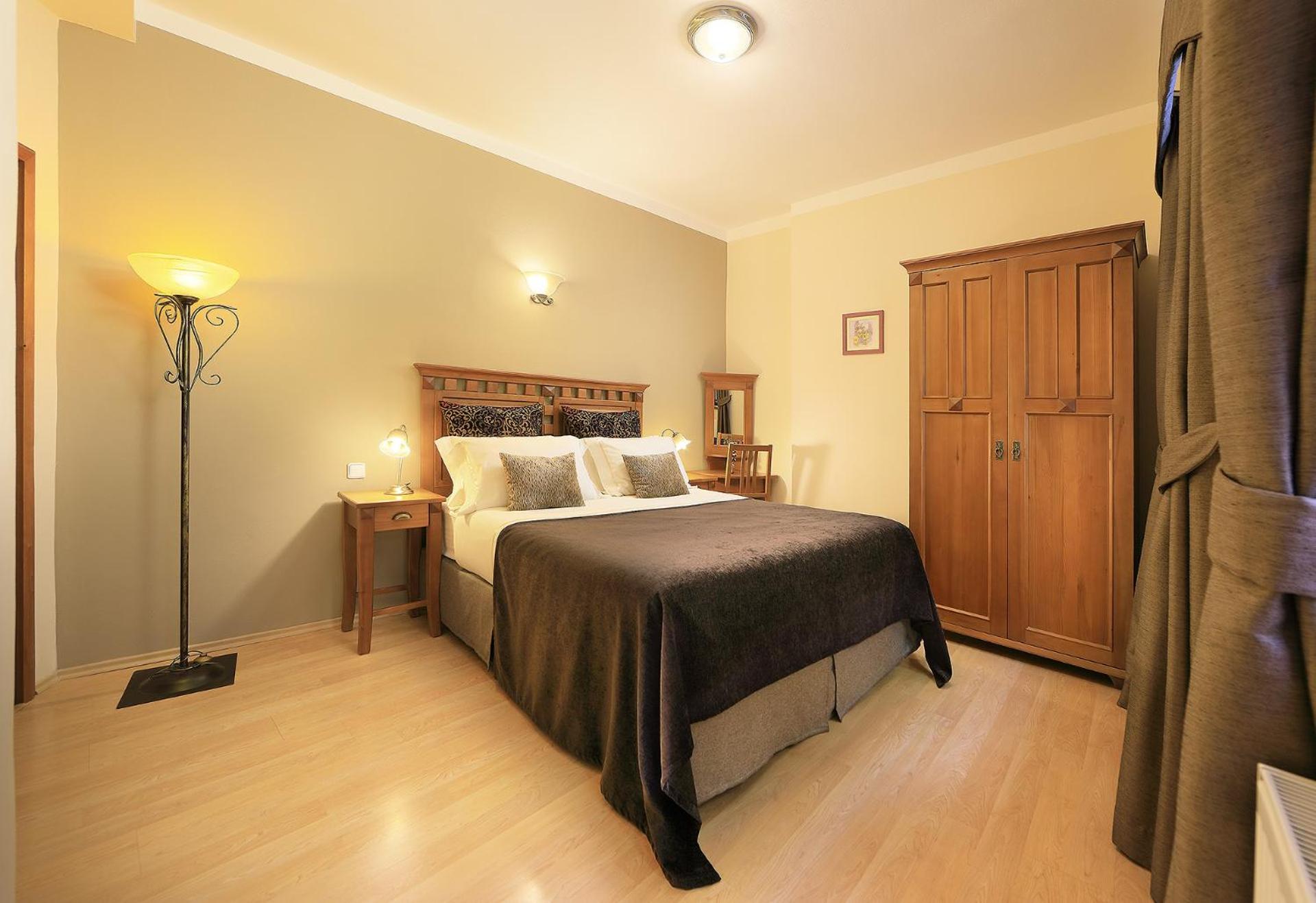 Фото Castle View Apartments