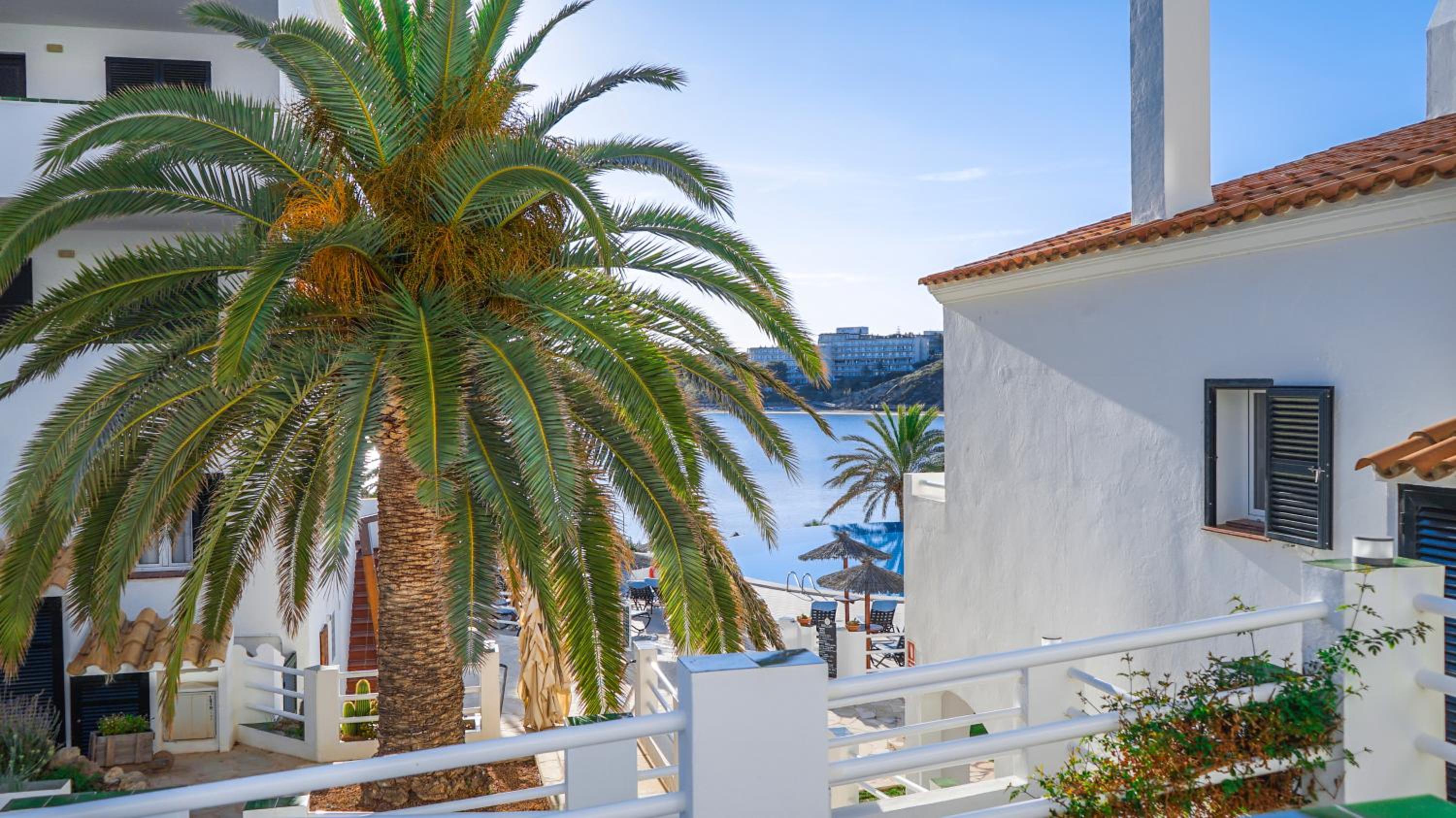 Фото White Sands Beach Club