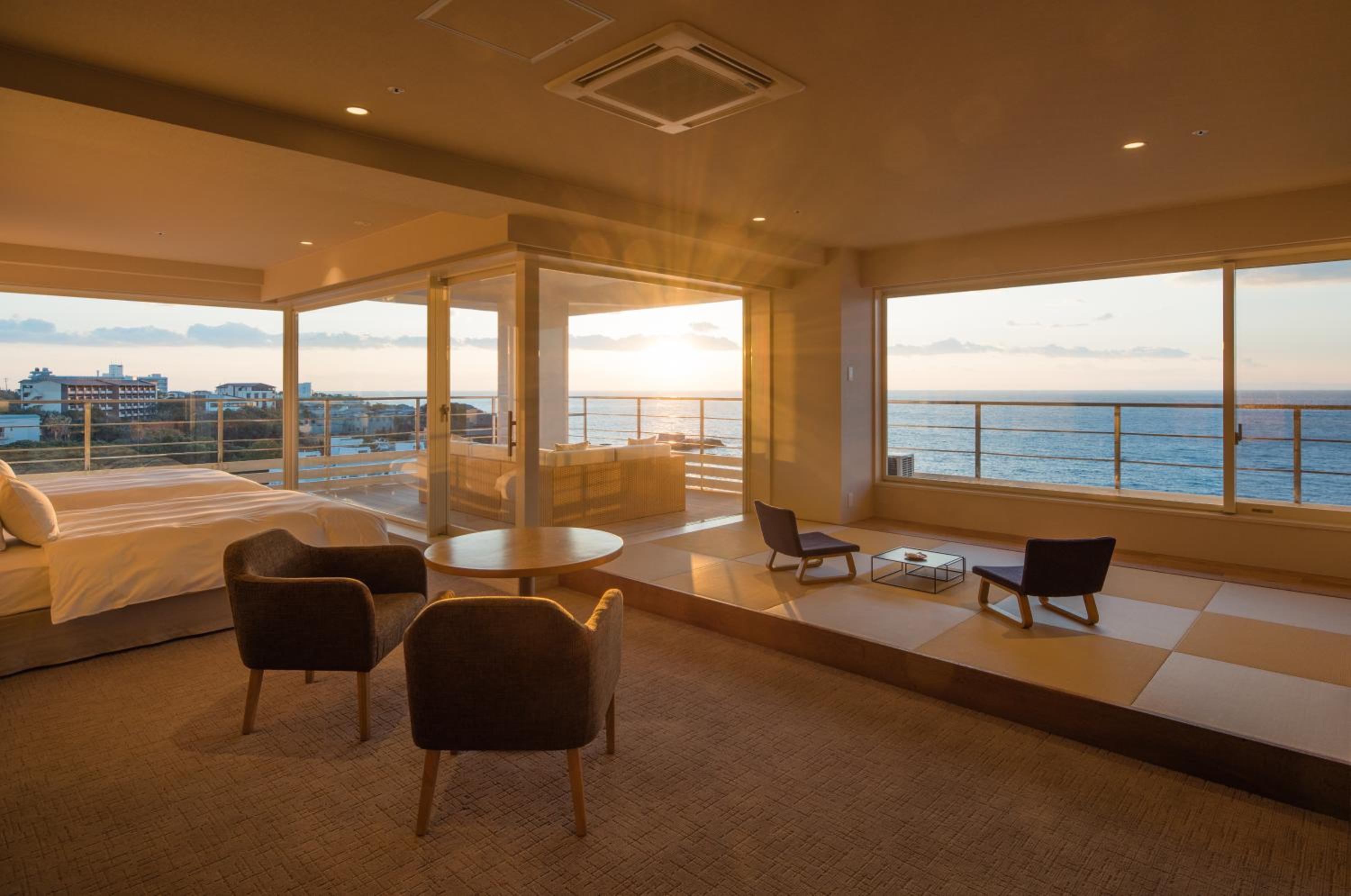 Фото Shirahama Key Terrace Seamore Residence