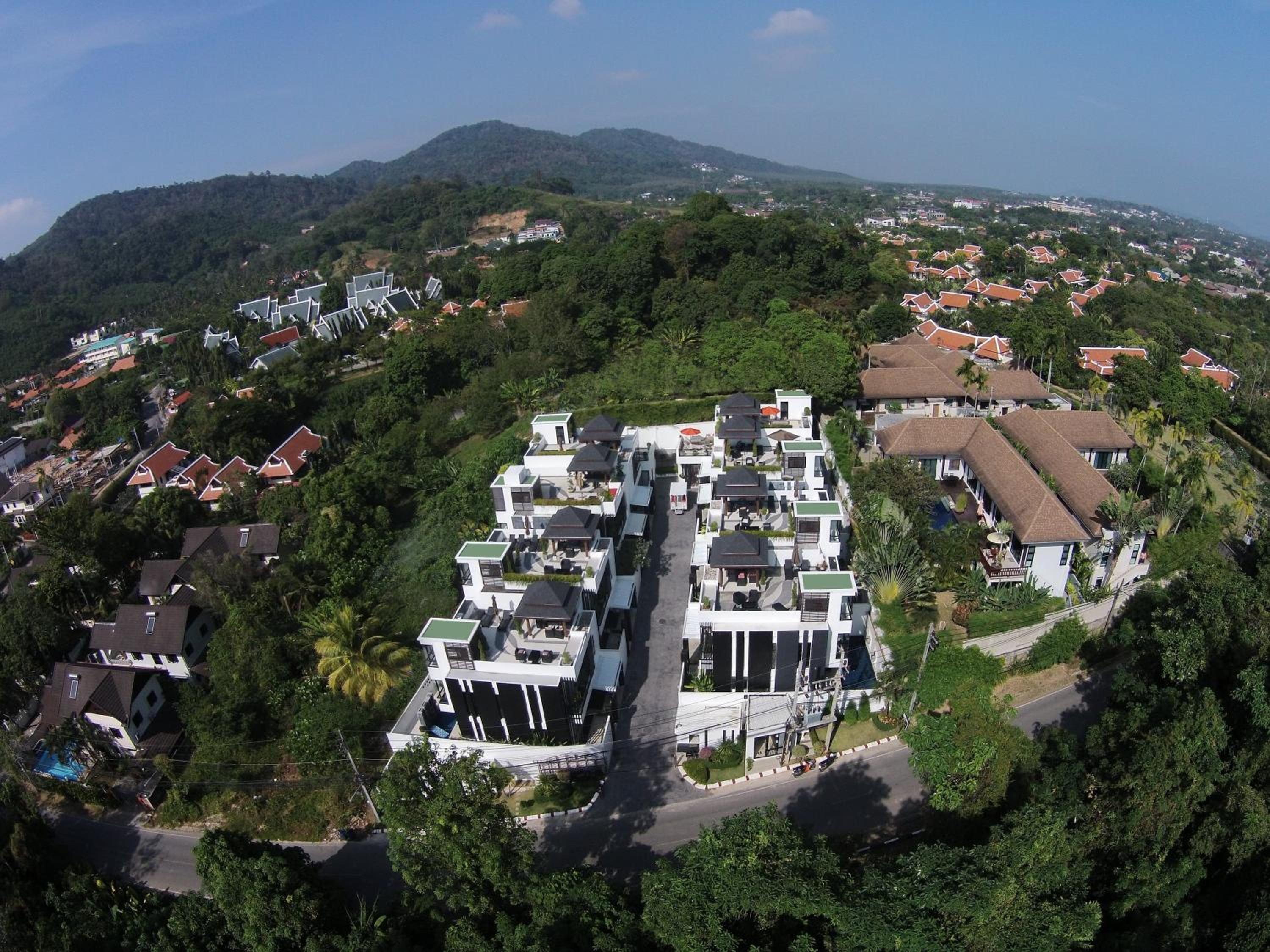 Фото By The Lake 