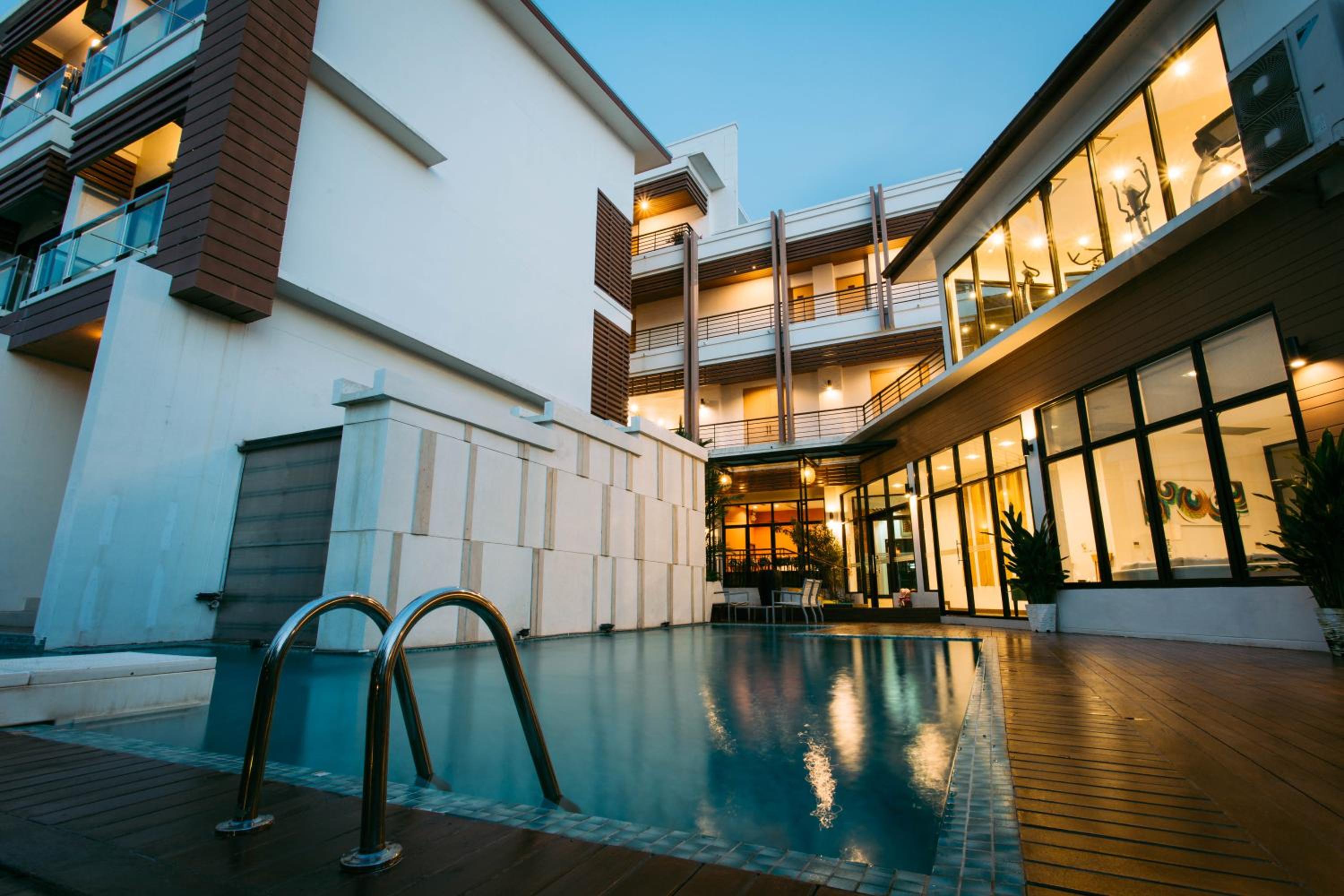 Фото отеля 2