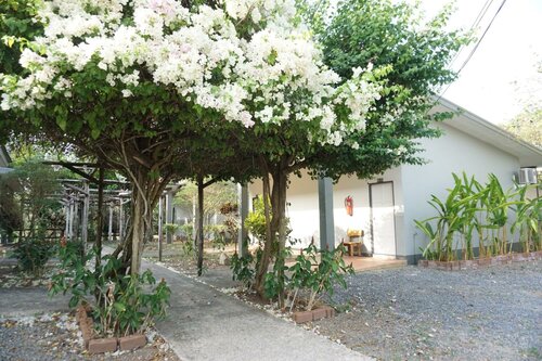 Гостиница New Samedngam Resort в Чантхабури