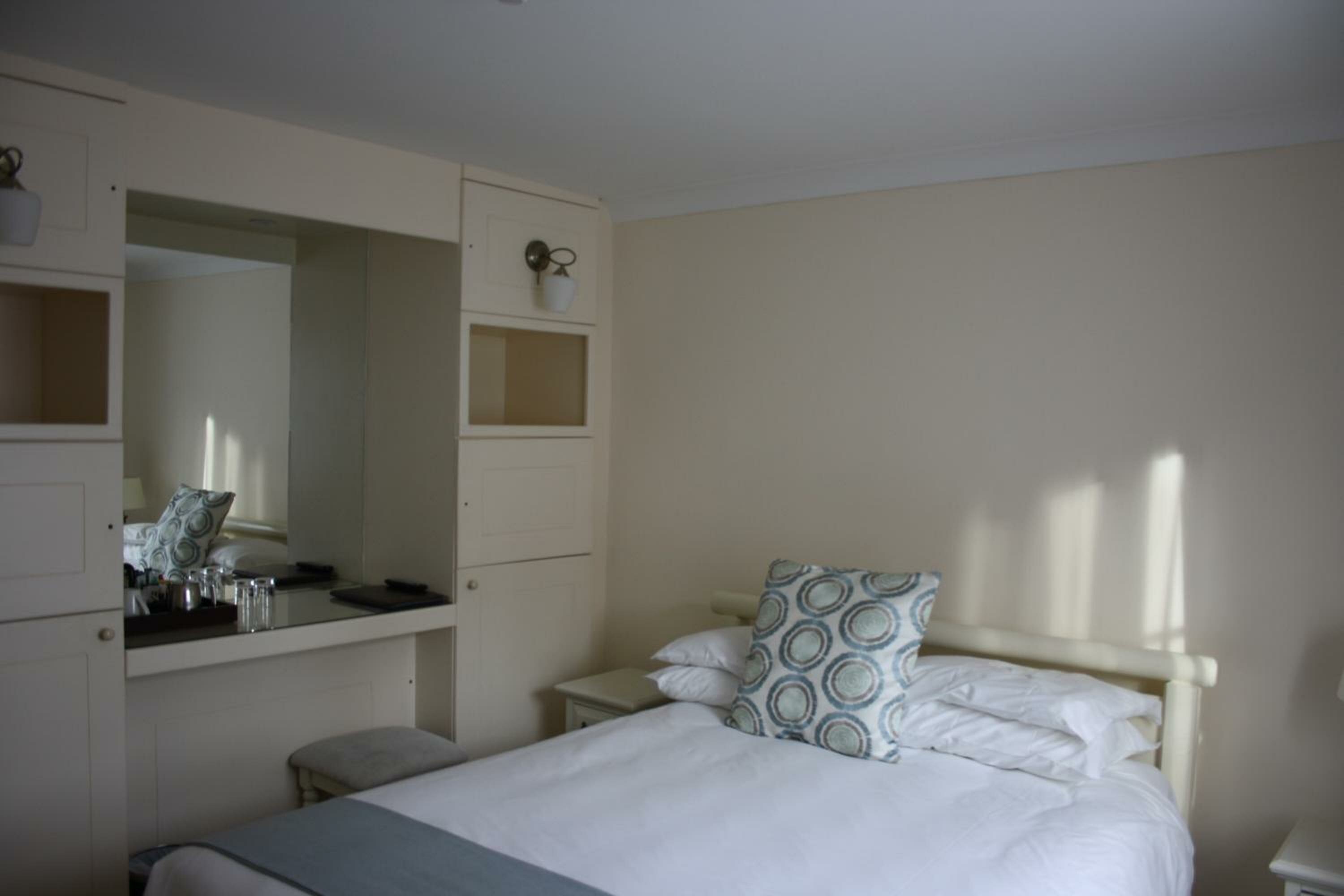 Фото The Canterbury Hotel