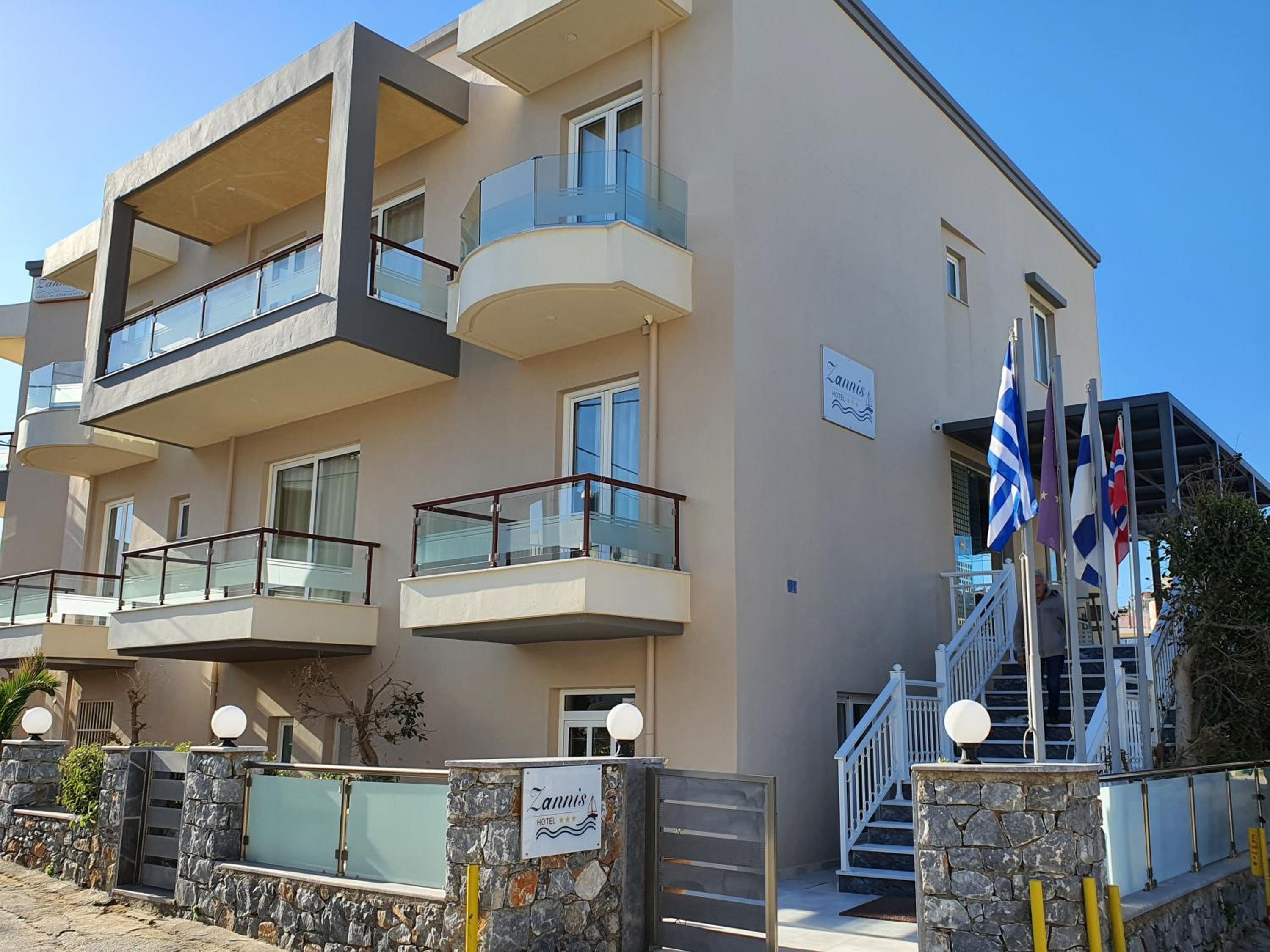 Фото Zannis Hotel