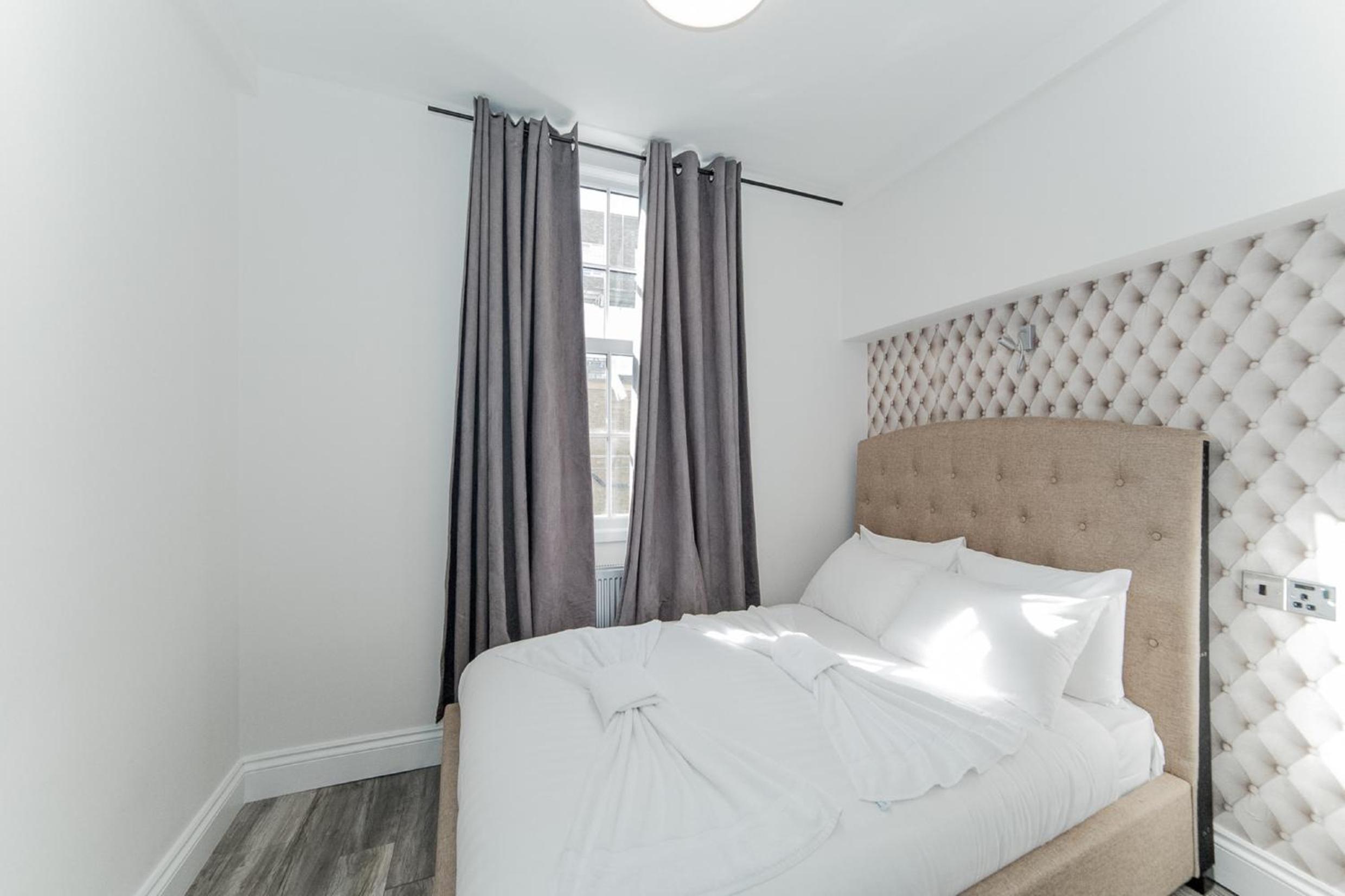 Фото Imperial Court Suites