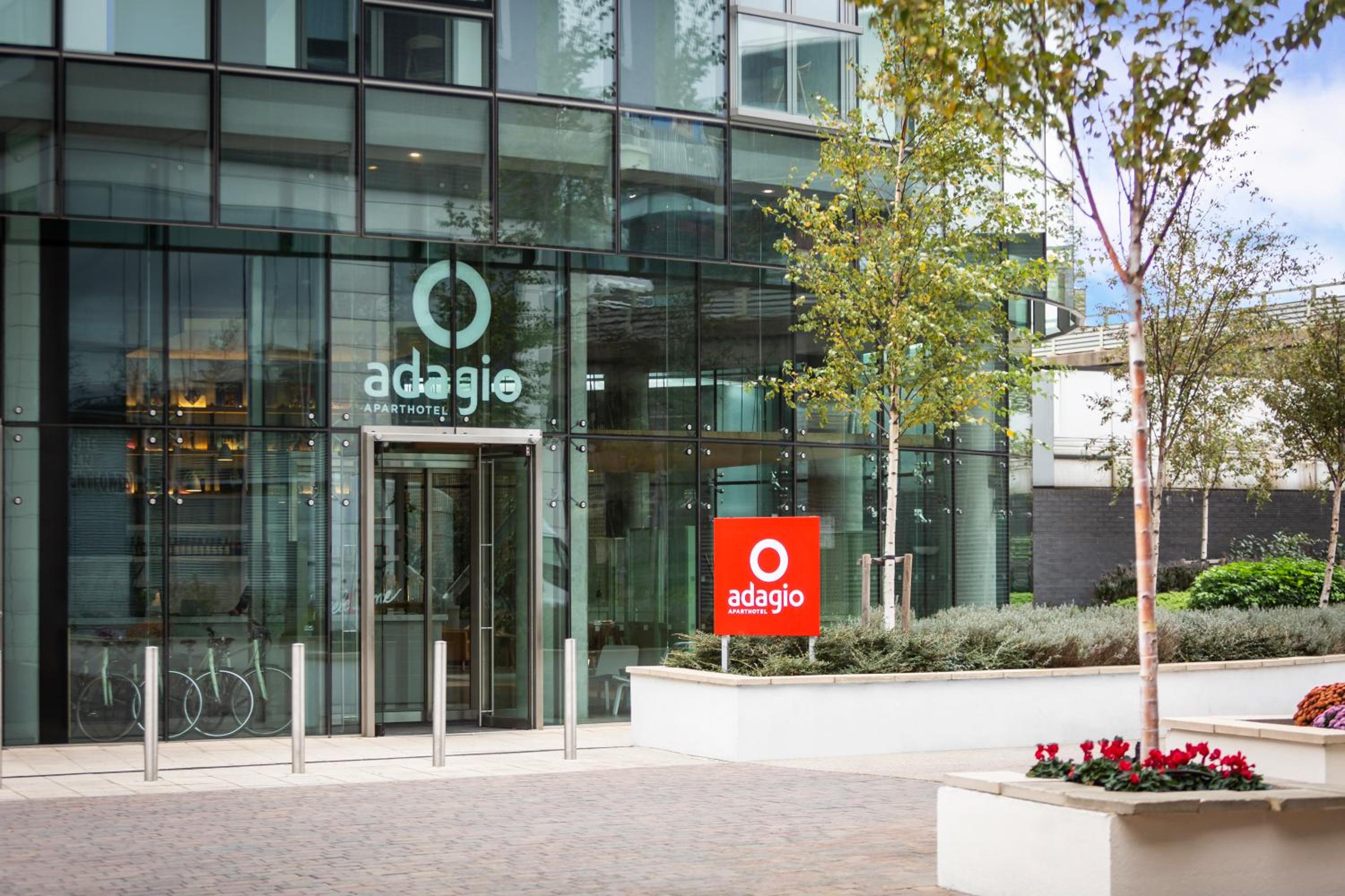 Фото Aparthotel Adagio London Brentford