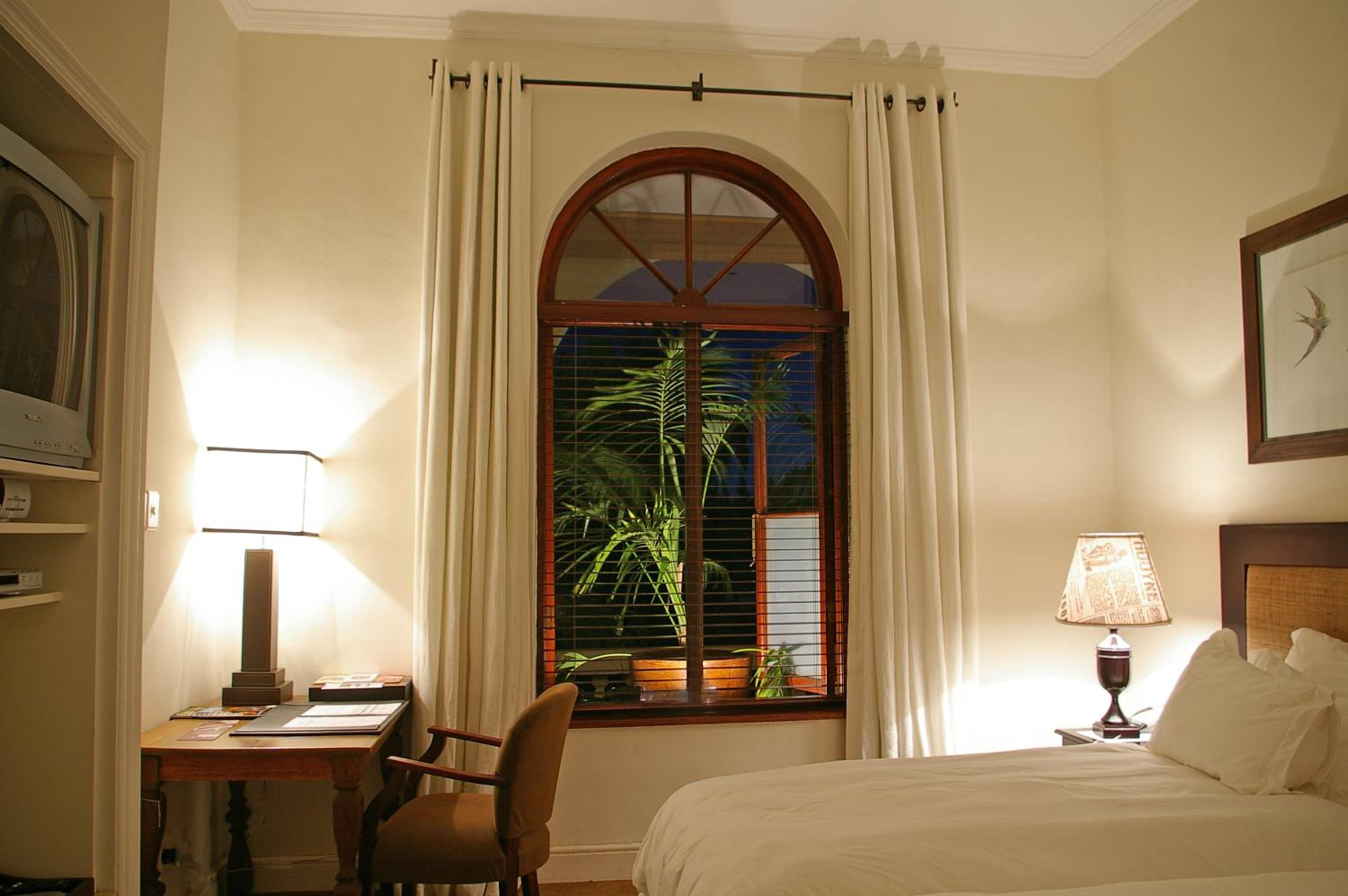 Фото The Royal Hotel