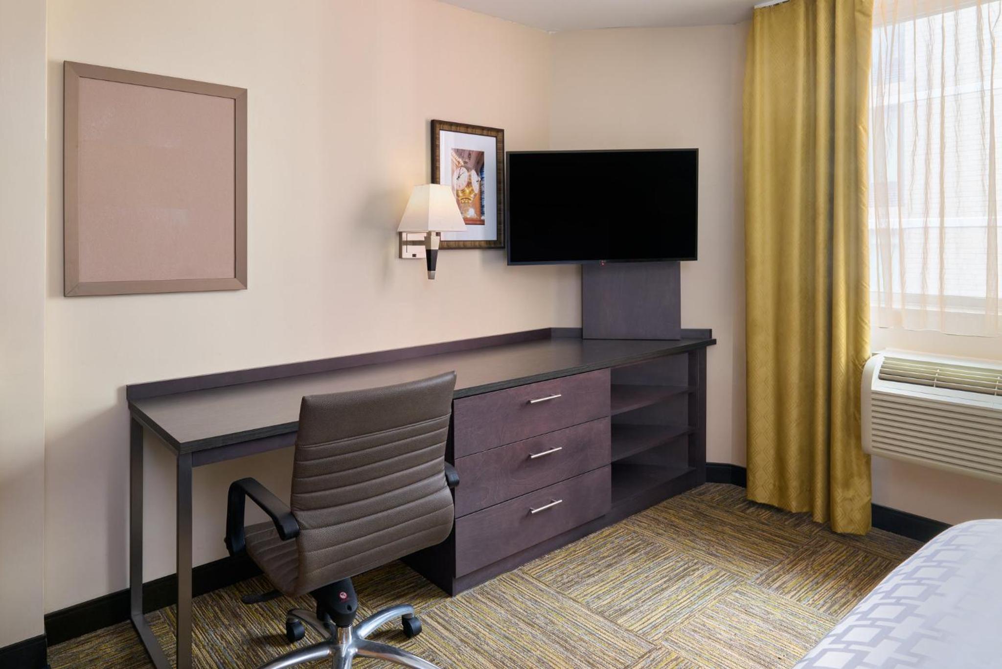 Фото Candlewood Suites New York City-Times Square, an Ihg Hotel