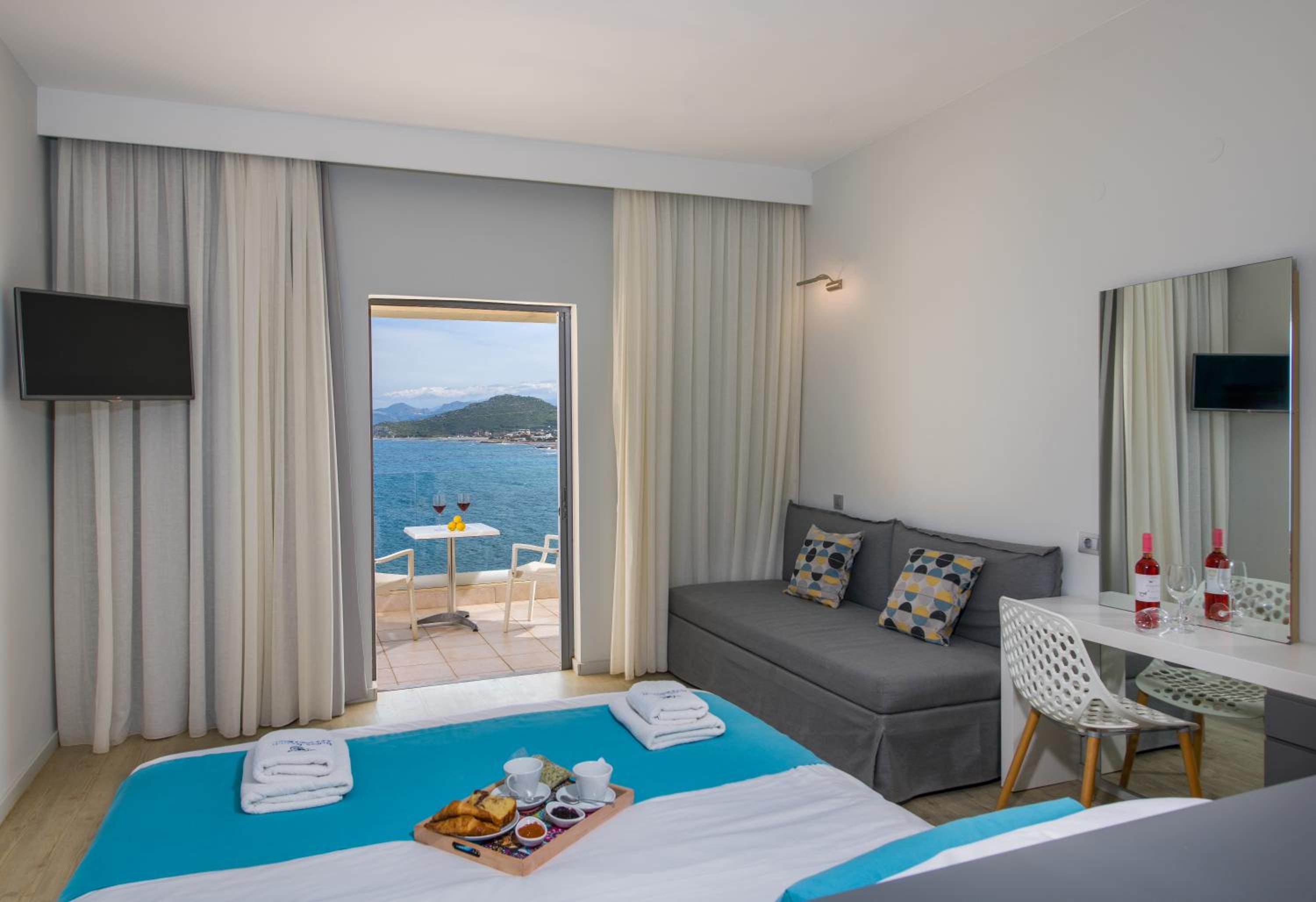 Фото Balos Beach Hotel
