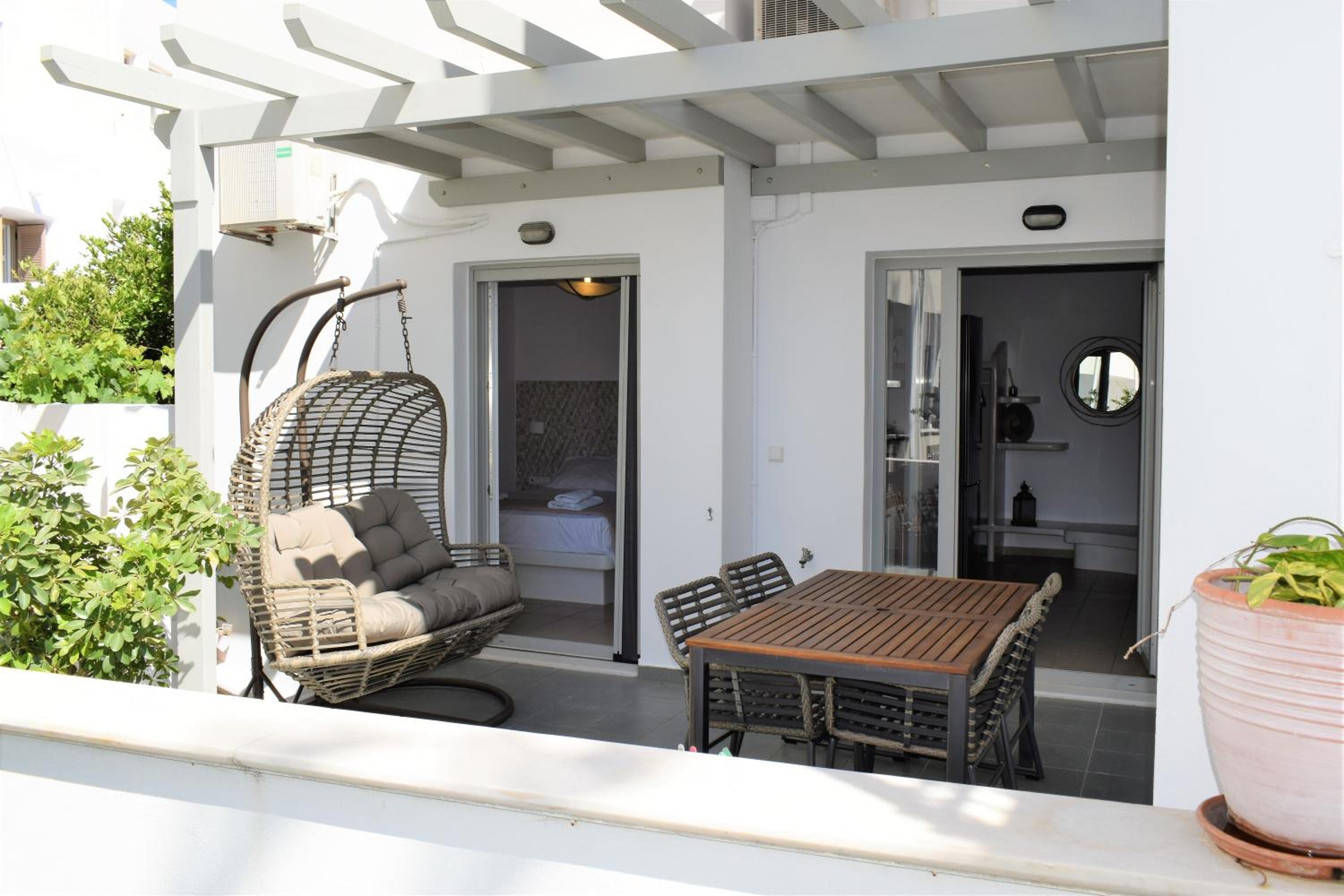 Фото Nikos Verikokos Studios