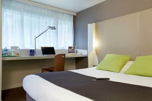 Campanile Hotel Senlis (Hauts-de-France, Oise, Senlis, 70 Avenue Général De Gaulle 60300) ، فندق