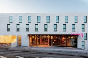 отель Moxy Outletcity Metzingen