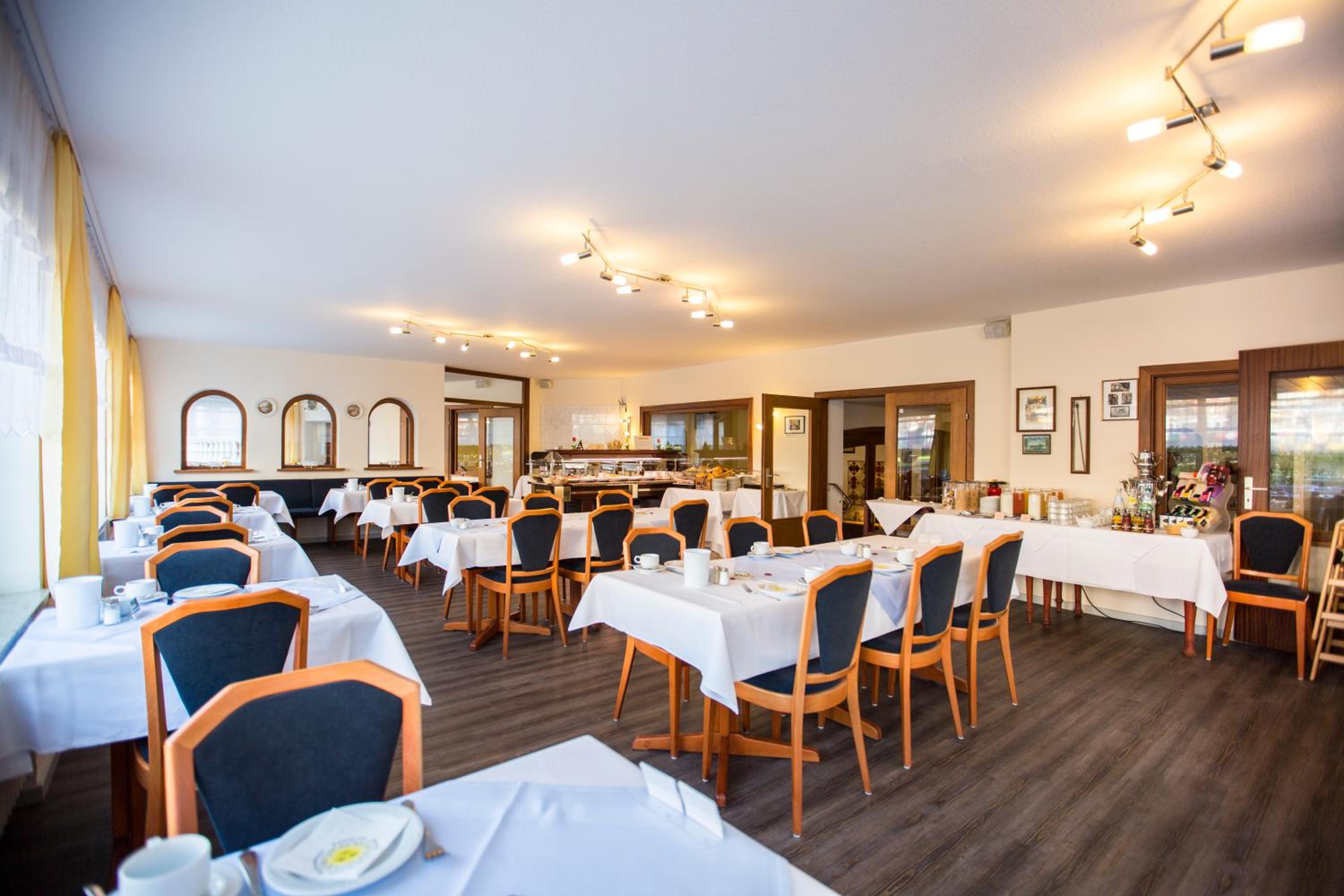 Фото Hotel Graf Waldersee