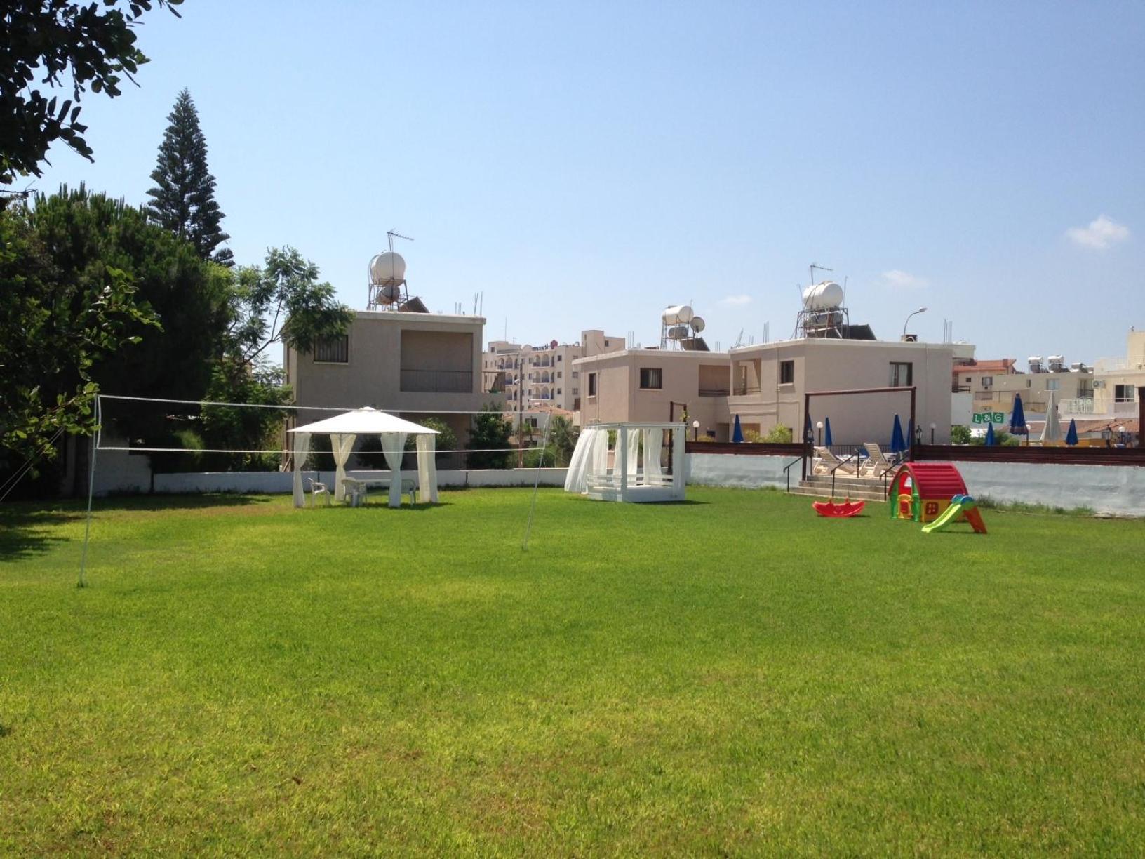 Фото Constantaras Apartments