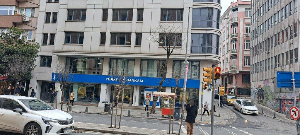 بنك Turkiye Is Bankasi Pangalti/Istanbul Branch ، اسطنبول، صورة