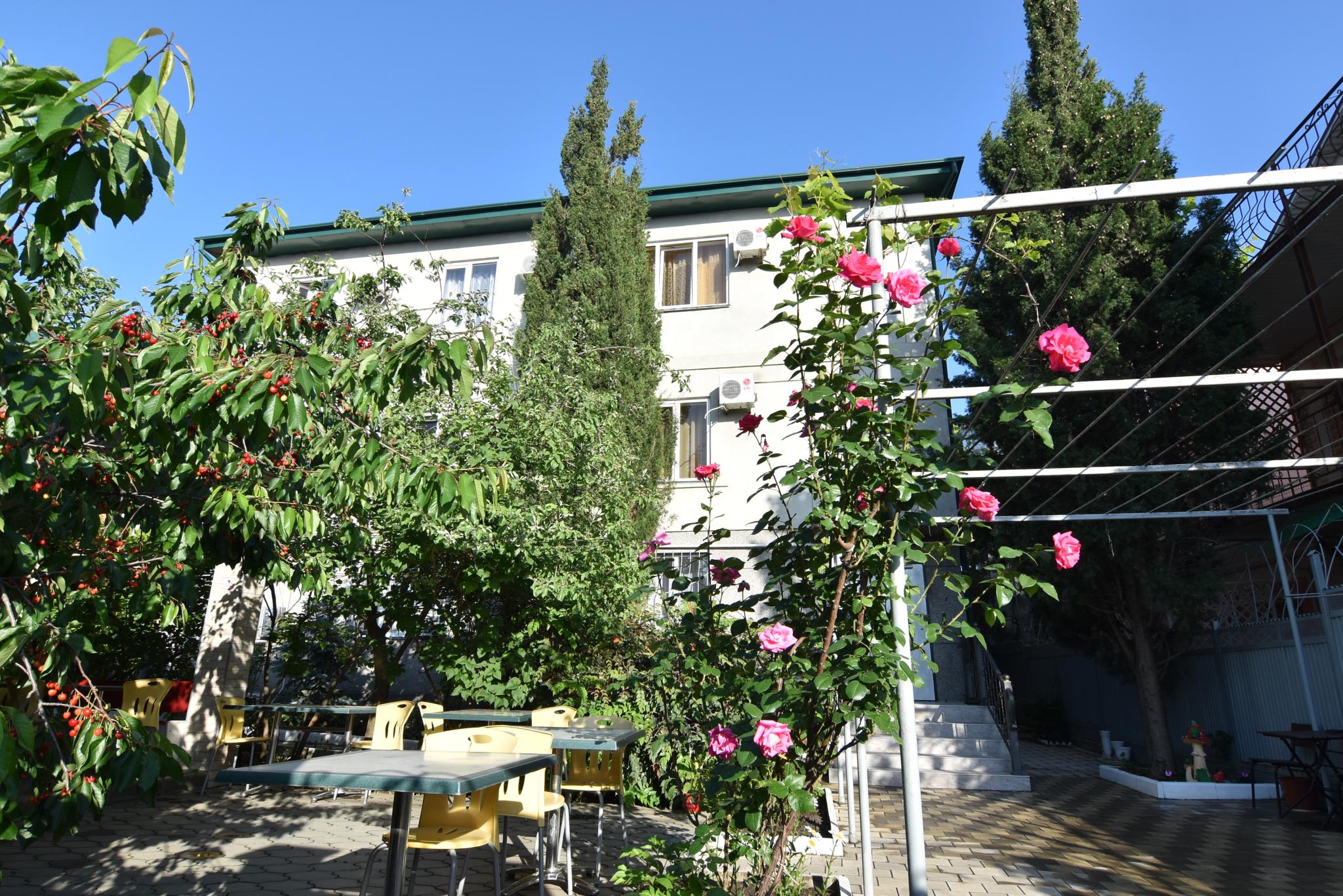 Фото Гостевой дом на Севастопольской 46