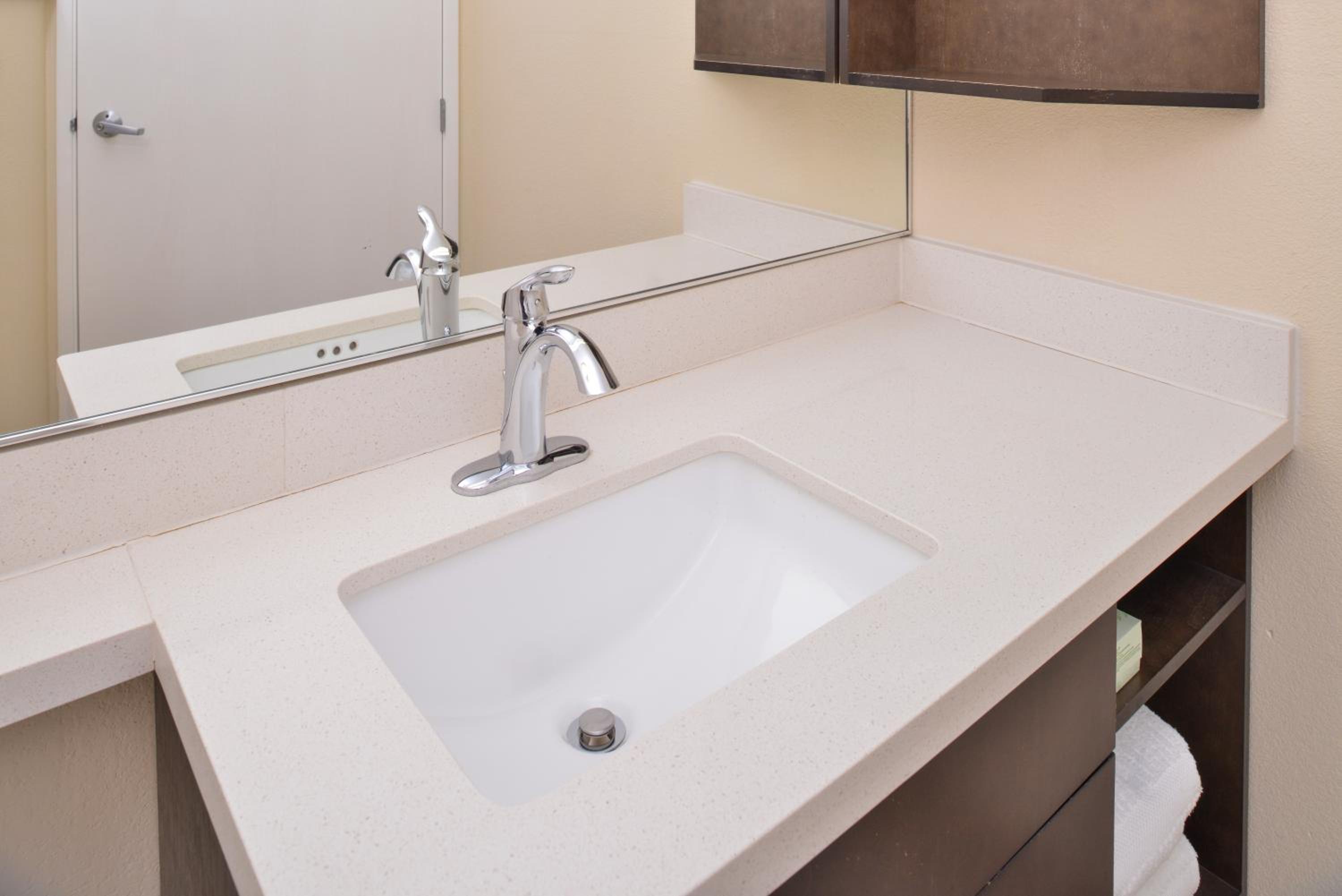 Фото Candlewood Suites Austin-Round Rock, an Ihg Hotel