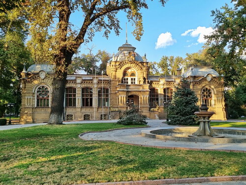 Turistik yerler Büyük Dük N. K. Romanov Sarayı, Taşkent, foto