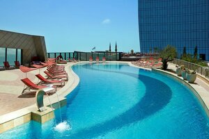 Гостиница Fairmont Baku Flame Towers
