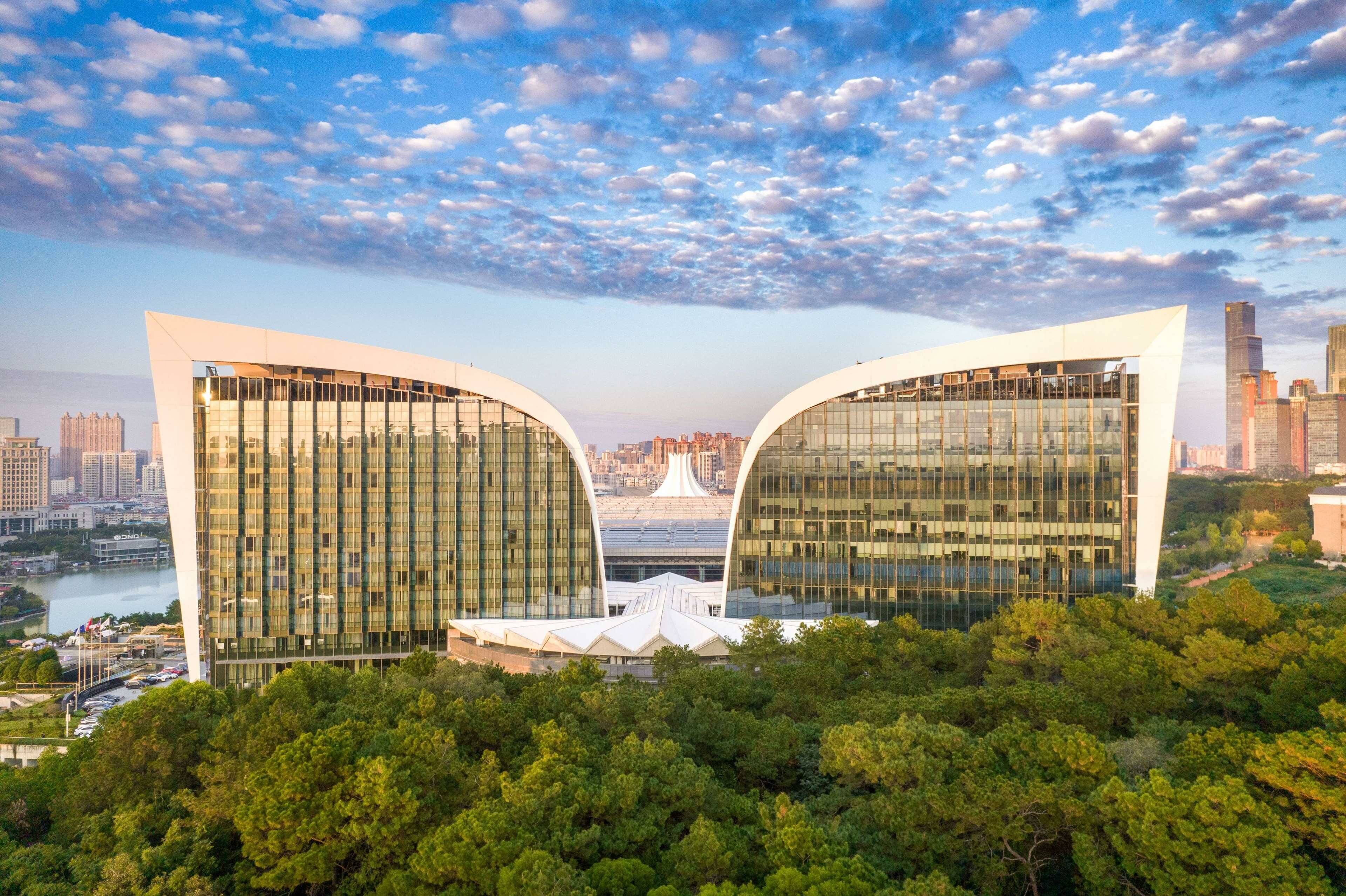 Фото Howard Johnson Caexpo Plaza Nanning