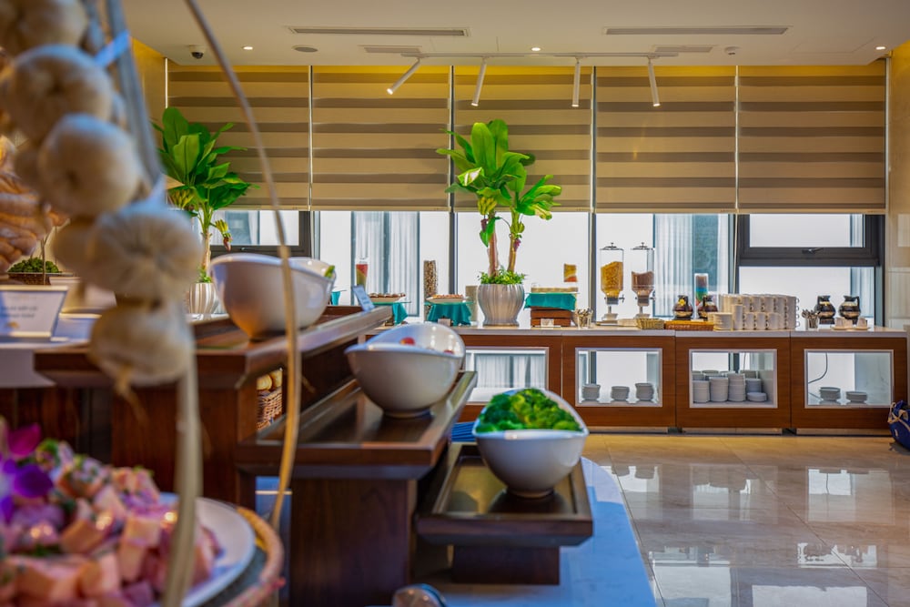 Фото Maximilan Beach Hotel