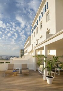 Гостиница The Rock Hotel