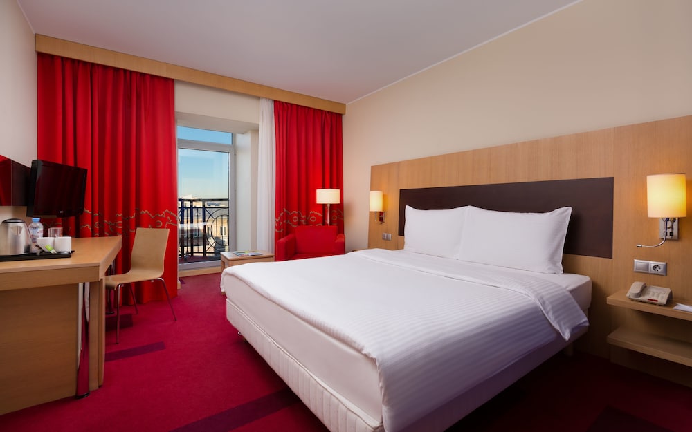 Фото Cosmos St. Petersburg Nevsky Hotel