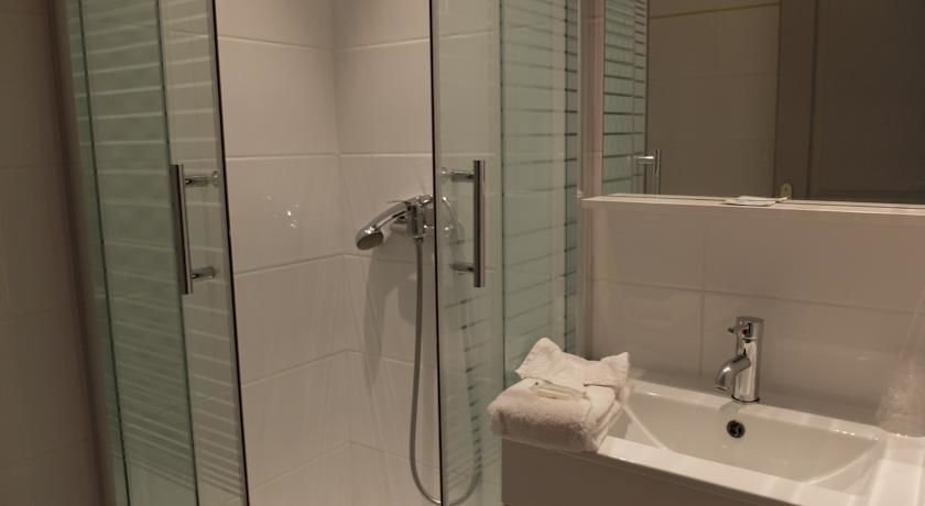 Фото Hôtel Les Corps Saints